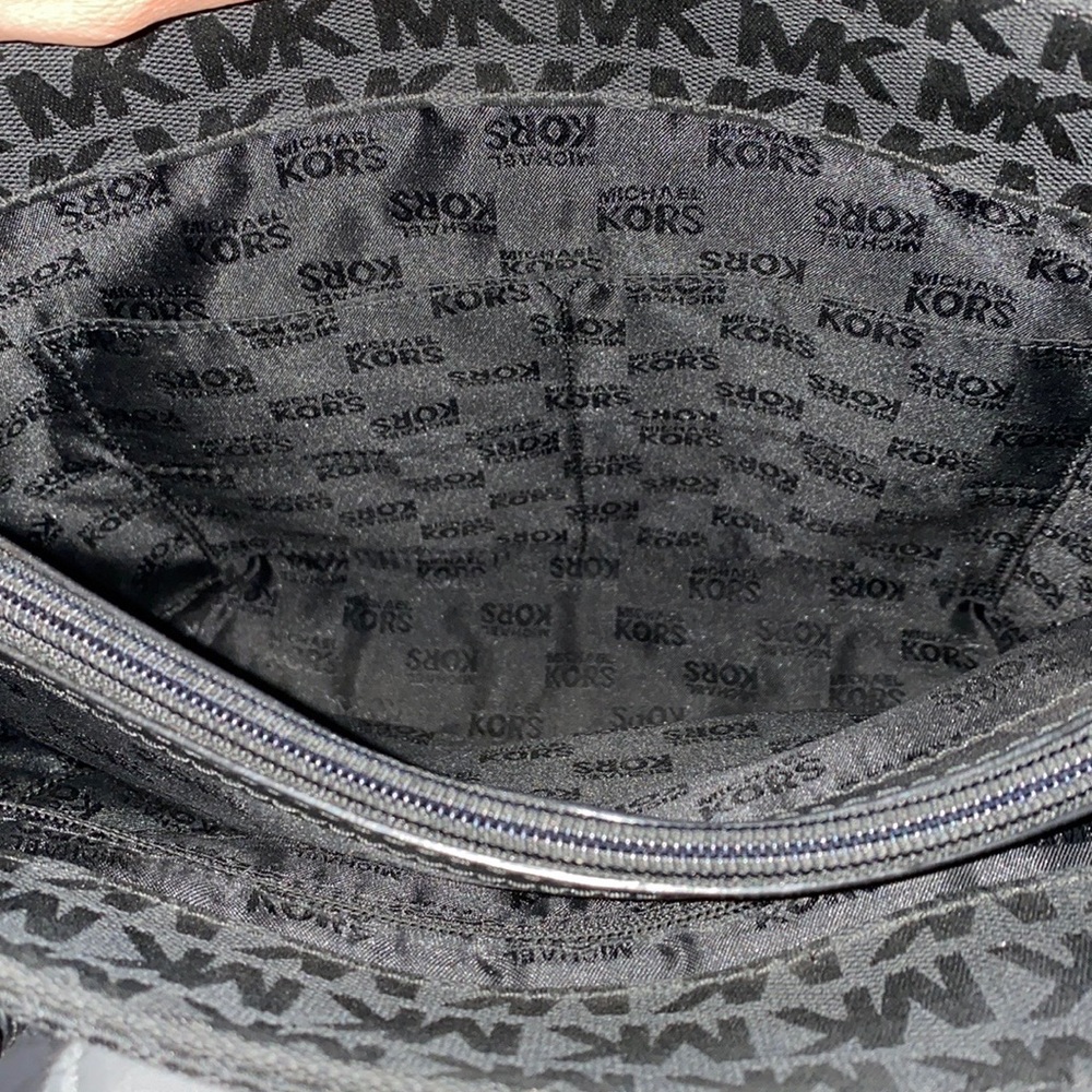 Michael Kors purse - Picture 8 of 12